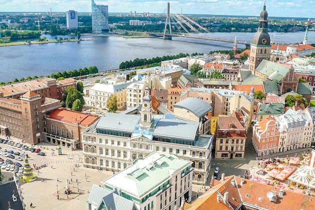 Visita guiada privada exclusiva por la arquitectura de Riga con un local