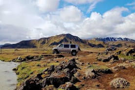 Geothermal Jeep Tour in Landmannalaugar with Hiking 