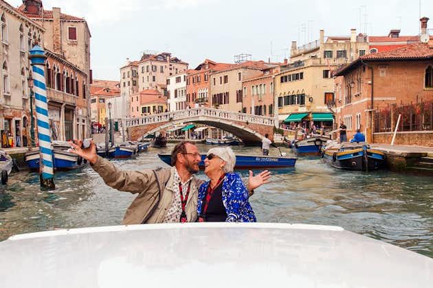 Croisière à Venise dans un luxueux bateau à moteur : le Grand Canal et la basilique de San Giorgio Maggiore