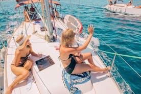 Demi-journée de navigation sur un yacht confortable autour des îles de Hvar et Pakleni - petit groupe