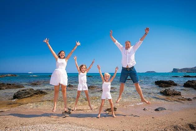 柔軟な旅程を持つロードス島での幸せな家族のプライベートアドベンチャー