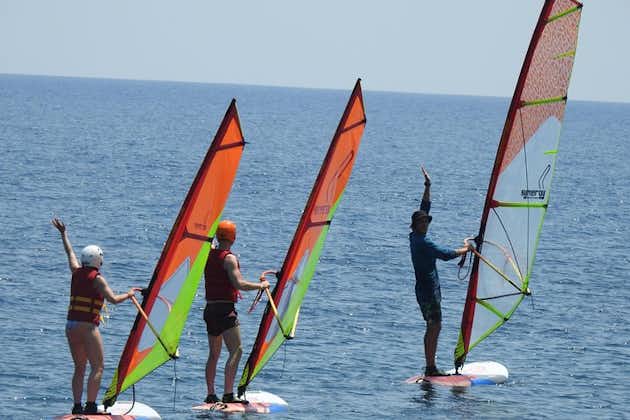 Lezioni di windsurf a Santorini