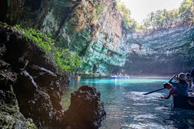 ケファロニア島：特別な洞窟探検と楽しみ