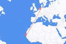 Flug frá Dakar, Senegal til Düsseldorf, Þýskalandi