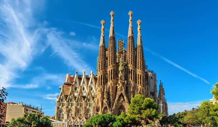 Day Trip to Sagrada Familia, Park Guell, & Old Town in Barcelona with Hotel Pick-up