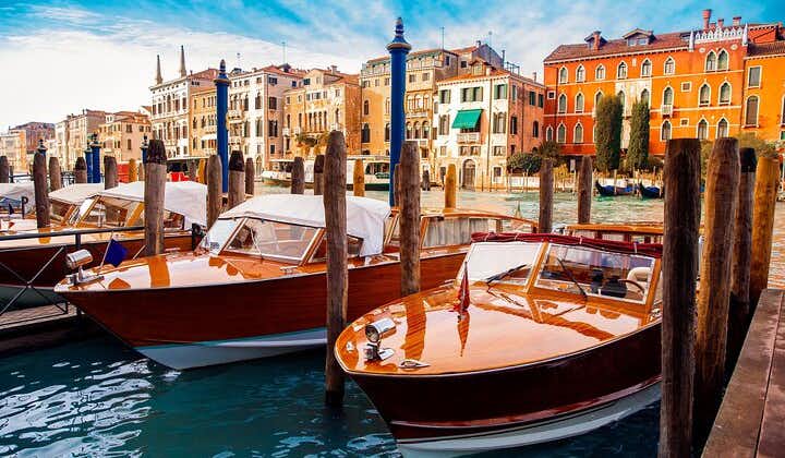 1 timmes båttur i liten grupp på Canal Grande i Venedig