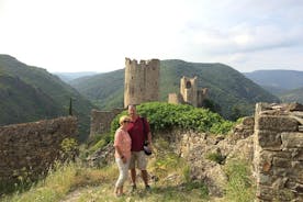 Excursão de meio dia aos Castelos de Lastours. Tour privado de Carcassonne e arredores.