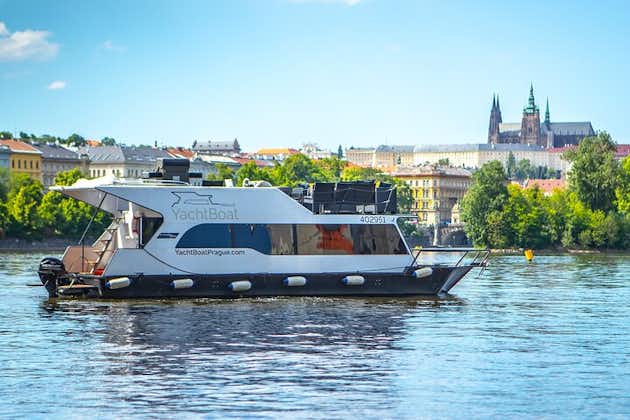 3-timmars Prag Private Boat Cruise Beer eller Prosecco Unlimited