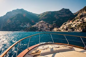 Positano e Amalfi: tour in barca per piccoli gruppi da Roma con treno ad alta velocità