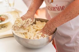 Clases privadas de pasta y tiramisú en la casa de una Cesarina con degustación: Civitavecchia