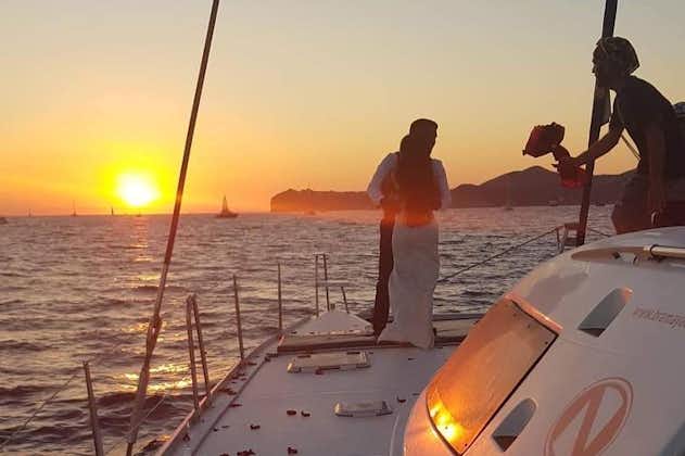 Croisière en catamaran hybride de luxe d'une journée complète 2 îles + visite à pied
