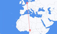 Flyg från Yaoundé, Kamerun till Maastricht, Nederländerna