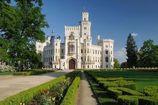 Excursion d'une journée privée de luxe de Prague à Cesky Krumlov via le château de Hluboka