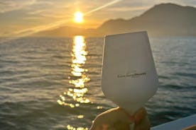 Lille gruppetur til Positano med båd ved solnedgang