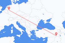 Flyrejser fra Şırnak (Şırnak Provins) til Duesseldorf