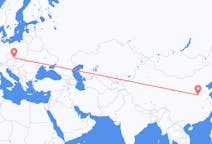 Flyg från Zhengzhou, Kina till Brno, Tjeckien