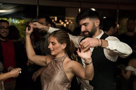Budapest Salsa eller Bachata Dancing Experience!