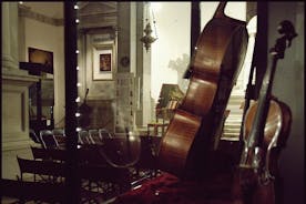 음악 박물관을 포함한 베니스의 인터프 레티 베네치아니 콘서트