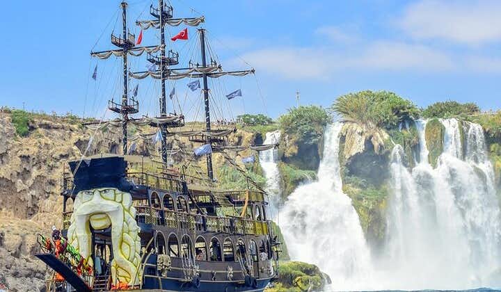 Paseo en barco pirata Belek con animaciones y almuerzo