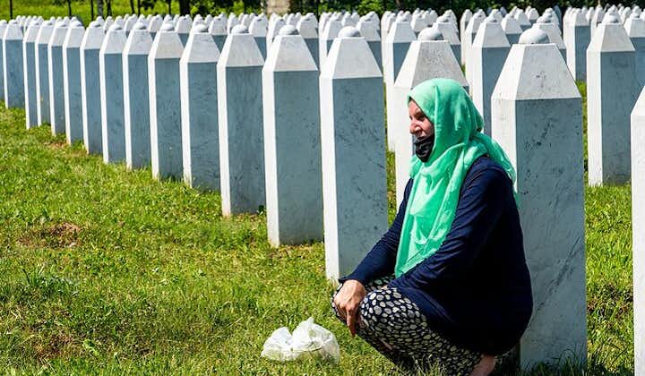 Srebrenica 대량 학살 이해 투어 + 현지 가족과의 점심 포함