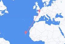 Flyreiser fra Sal, Kapp Verde til Tours, Frankrike
