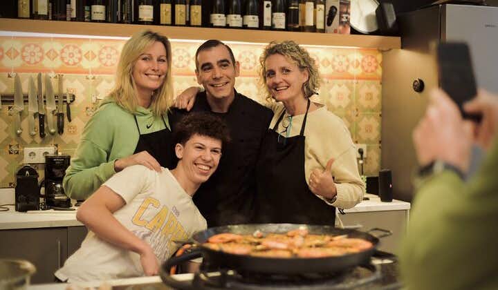 Interaktiv spansk matlagningsupplevelse i Barcelona