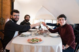 Spiseoplevelse hjemme hos en lokal i San Gimignano med show madlavning