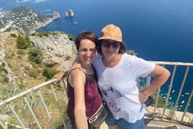 Tour privato di un giorno a Capri con tour in barca dell'isola privata da Roma