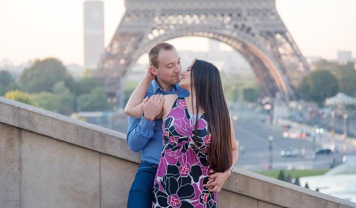 Parijse privéfotoshoot in levensstijl bij de Eiffeltoren