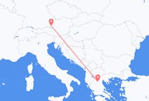 Fly fra Kozani til Salzburg