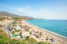 Najlepsze wakacje na plaży w Nerji, Hiszpania