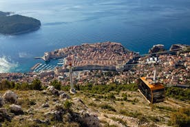 Dubrovnik Super Saver: giro in cabinovia sul Monte Srd con tour a piedi nella città vecchia e sulle mura della città