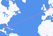 Flyreiser fra Cancún, Mexico til Eindhoven, Nederland