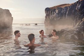 Frío y calor: Combinación de tour de spa de aventura: Silfra y Sky Lagoon Self-Drive