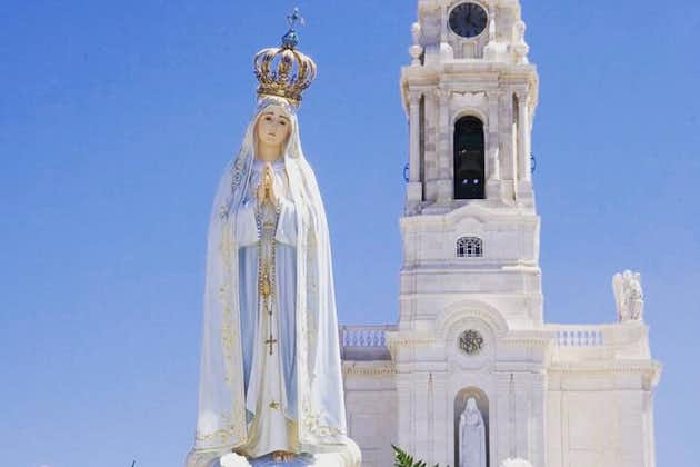 Tour privato di un'intera giornata al Santuario di Fatima, Fatima, Batalha, Nazare e Obidos