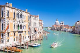 Traslado de partida e transferência do Aeroporto Marco Polo de Veneza