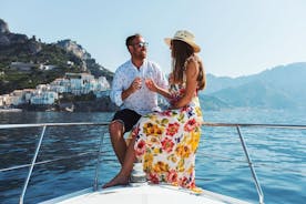 Private ganztägige geführte Bootstour an der Amalfiküste