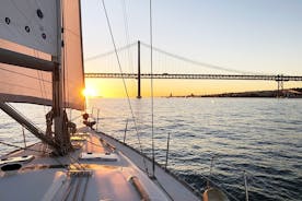 Lisbonne : excursion privée en voilier le long du Tage