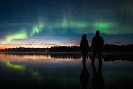 Pique-nique sous les aurores boréales en automne à Rovaniemi 