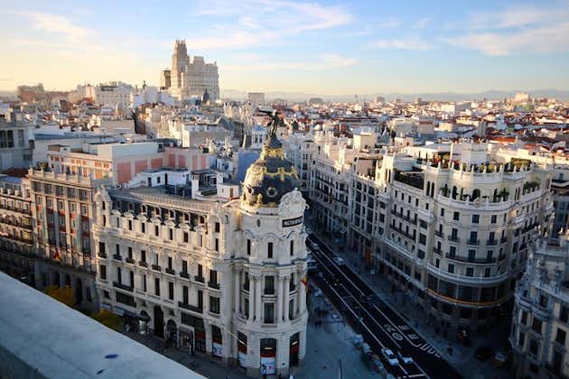 Visite guidée privée exclusive à travers l'architecture de Madrid avec un local