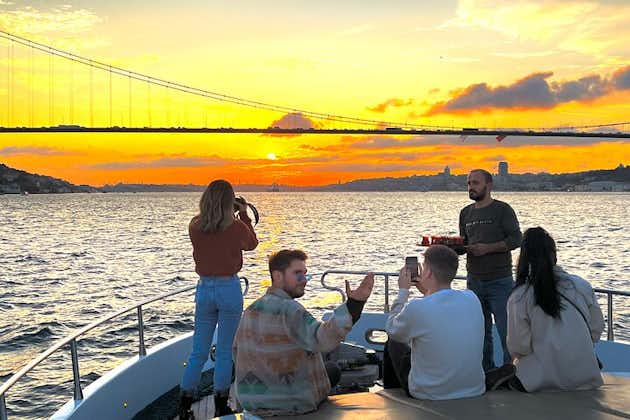 Bosphorus Sunset Luxury Yacht Cruise with Snacks and Live Guide