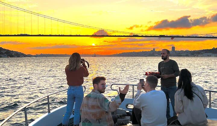 Sunset Cruise on Yacht Istanbul Bosphorus (with Live Guide)