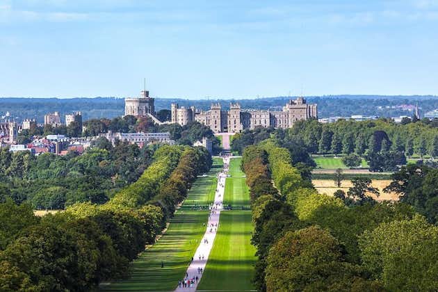 Private Westminster, Whitehall, and Windsor Castle Tour by Train. 