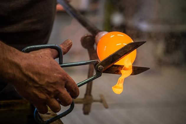 Privat tur på Murano-øen: oplev kunsten med håndværksmæssig glasblæsning