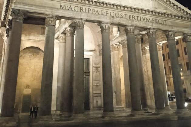 Moonlight-wandeltocht in het hart van het keizerlijke en barokke Rome