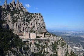 Private tour Montserrat with Escolania and access to the Virgin