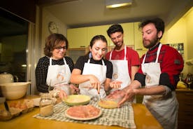Cesarine: Pasta & Tiramisu Workshop í Montepulciano Local's Home