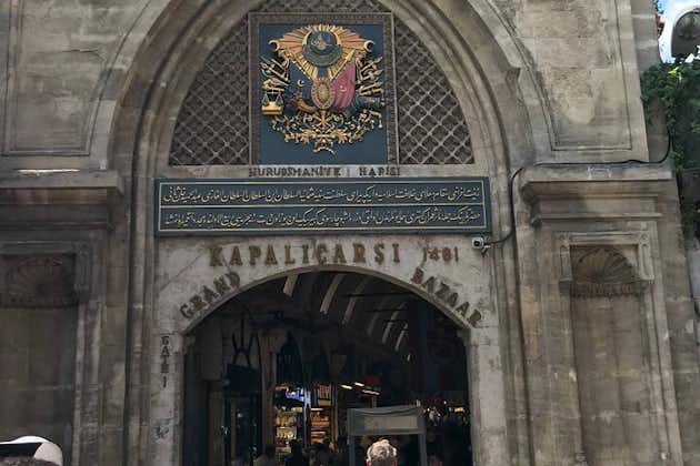 Compras privadas en el Gran Bazar de Estambul con un amigo local