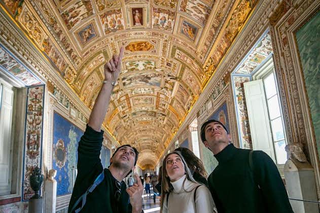 Skip-the-line Vatican Sistine Chapel St Peter Basilica & John Paul II Tomb Tour