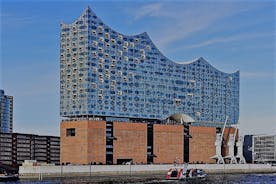 Explore Hamburg's Elbphilharmonie in a playful way - modern and individual